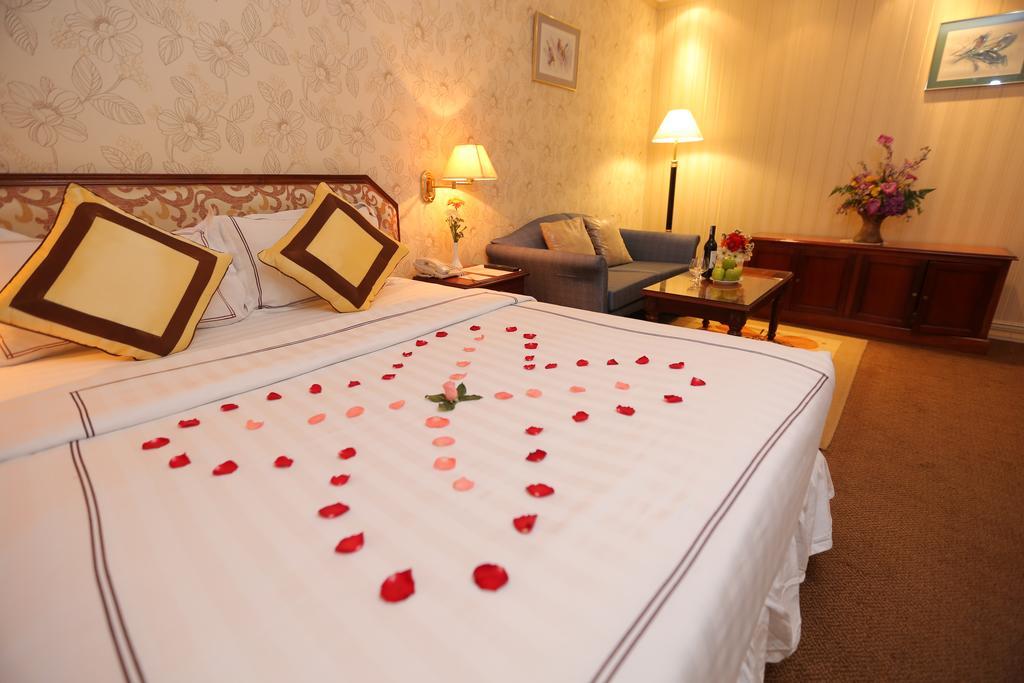 הו צ'י מין סיטי Lotus Saigon Hotel מראה חיצוני תמונה
